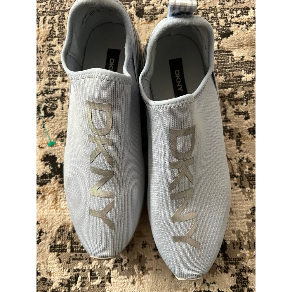 DNKY Slip on Sneakers size 9.5M EUC